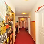 Good Bye Lenin Pub & Garden Hostel